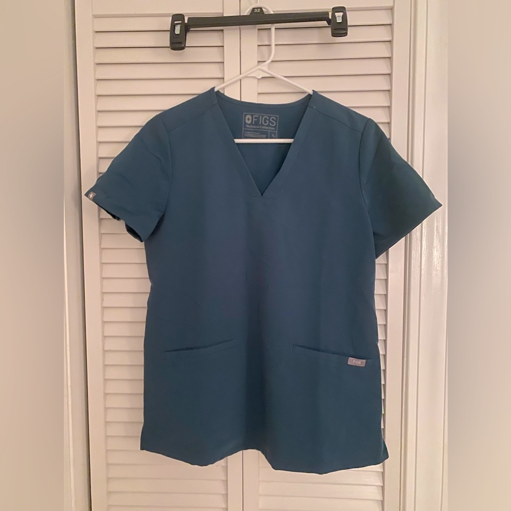 Figs Casma Three Pocket Scrub Top (Caribbean Blue) - Small - Like New
